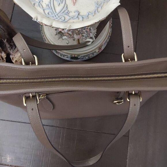 NWOT~COACH Pebbled Leather Taylor Tote Handbag Purse~Taupe & Gold~$325 Retail - Picture 4 of 7